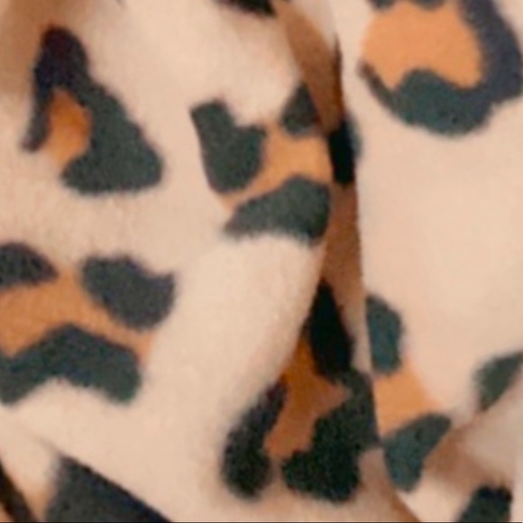 ✌🏼 #1323 Comfy Cute Animal Print Scarf - Picture 10 of 17